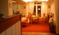 cazare Restaurant Hotel International poza